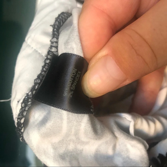 WHITE HOUSE BLACK MARKET PATTERNED CHINO SHORTS - Picture 3 of 4